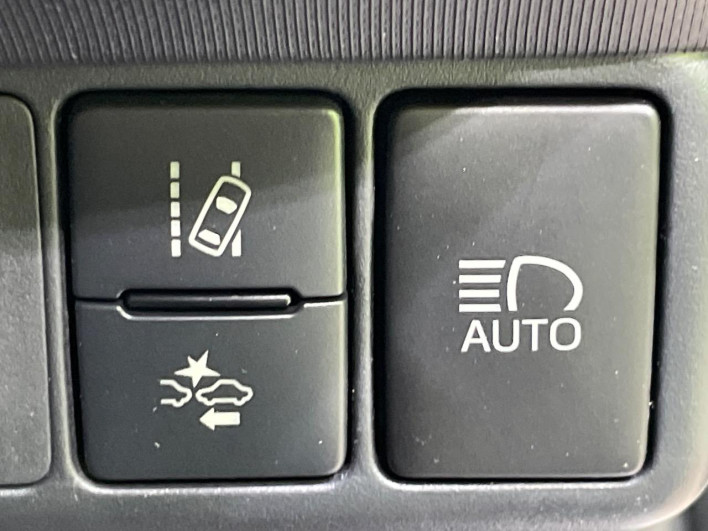 2017 Toyota Aqua DAA-NHP10 (UW-6a1904b84ba4f)[9]