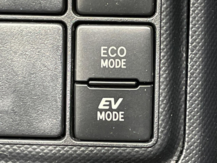 2017 Toyota Aqua DAA-NHP10 (UW-6a1904b84ba4f)[22]