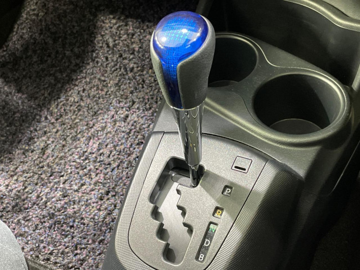 2017 Toyota Aqua DAA-NHP10 (UW-6a1904b84ba4f)[20]