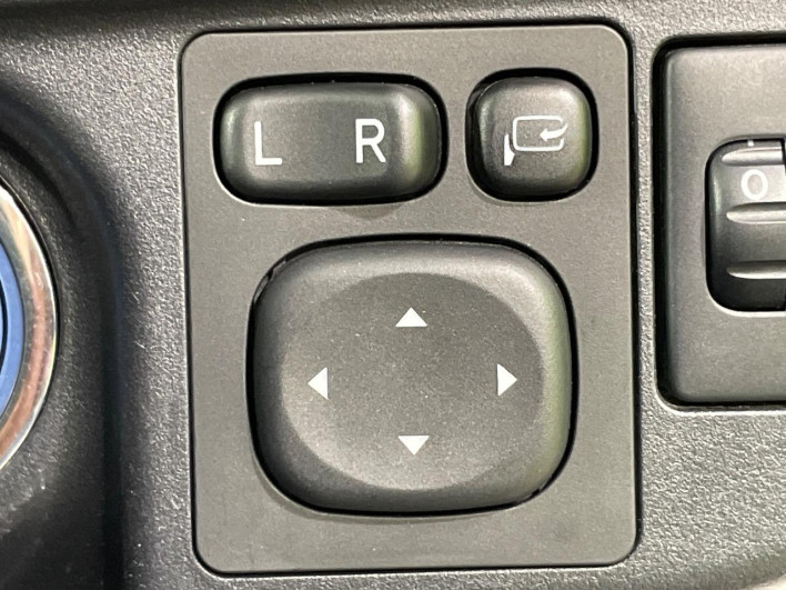 2017 Toyota Aqua DAA-NHP10 (UW-6a1904b84ba4f)[8]