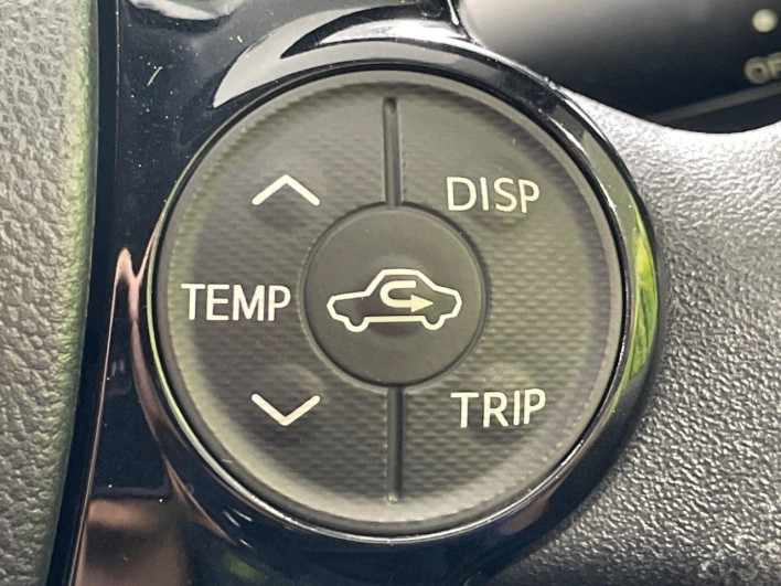 2017 Toyota Aqua DAA-NHP10 (UW-6a1904b84ba4f)[15]
