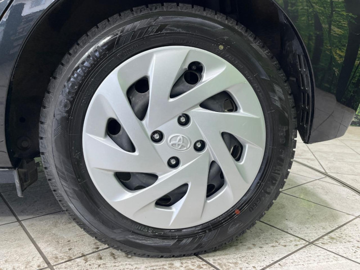 2017 Toyota Aqua DAA-NHP10 (UW-6a1904b85d670)[9]