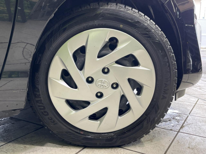 2017 Toyota Aqua DAA-NHP10 (UW-6a1904b85d670)[13]