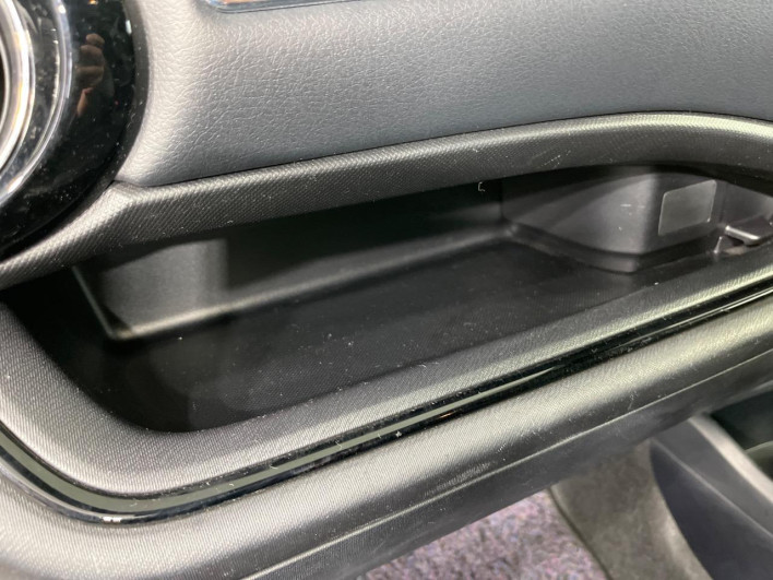 2017 Toyota Aqua DAA-NHP10 (UW-6a1904b85d670)[27]