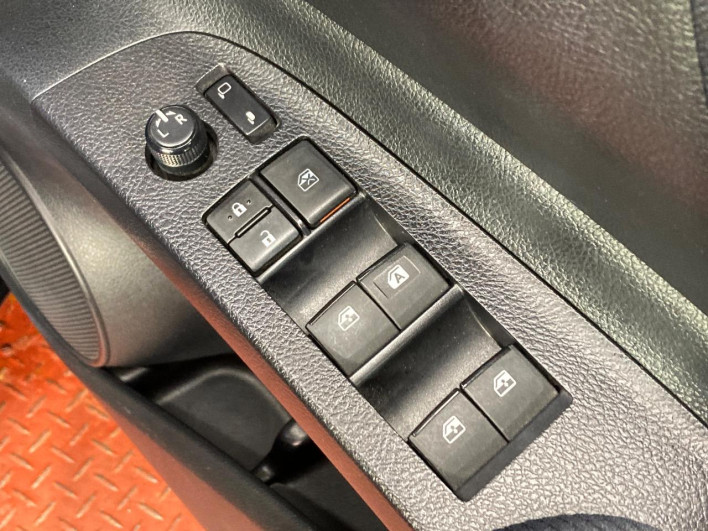 2015 Toyota Sienta DBA-NSP170G (UW-6a1904bf7e658)[29]