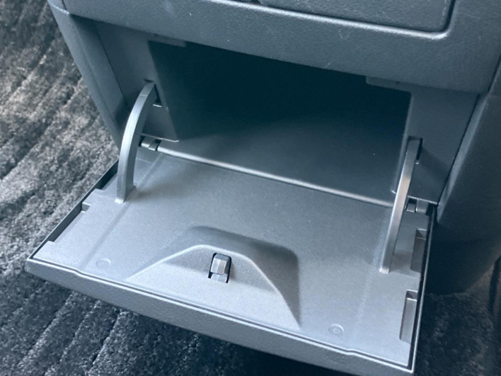 2013 Nissan Elgrand DBA-TE52 (UW-6a1904ec30654)[27]
