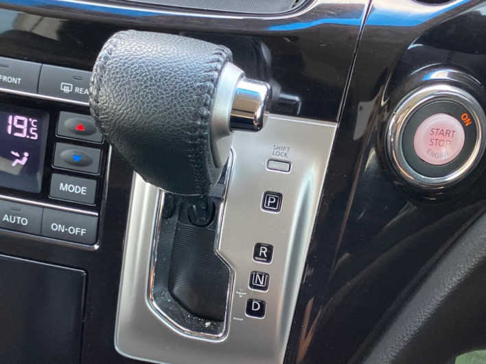 2013 Nissan Elgrand DBA-TE52 (UW-6a1904ec30654)[22]