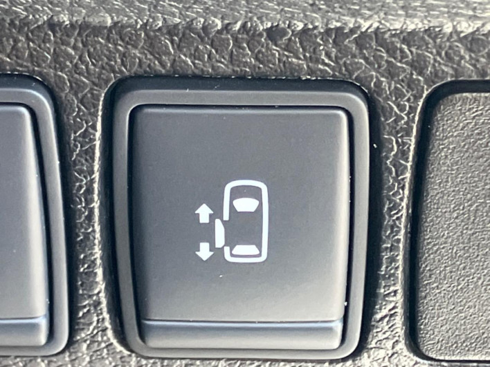 2013 Nissan Elgrand DBA-TE52 (UW-6a1904ec30654)[16]