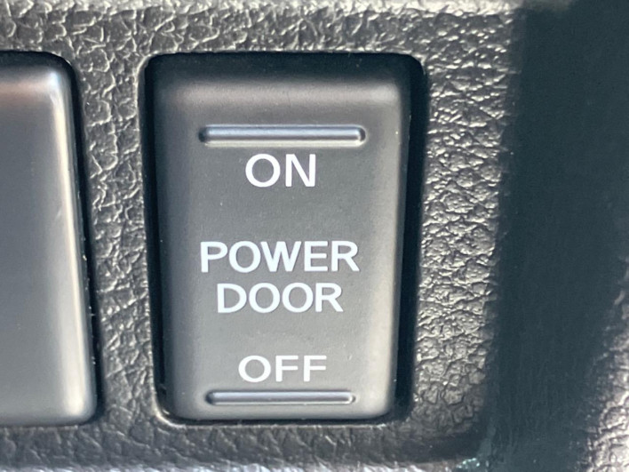 2013 Nissan Elgrand DBA-TE52 (UW-6a1904ec30654)[13]