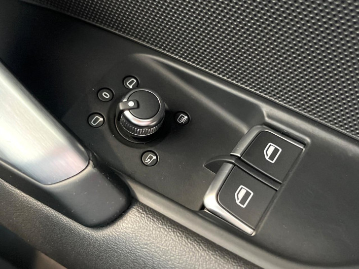 2018 Audi TT Coupe ABA-FVCHHF (UW-6a1904f73dbde)[24]