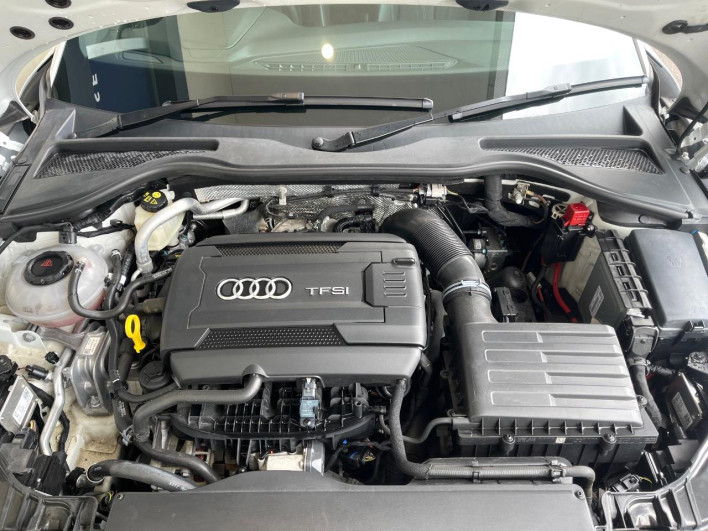 2018 Audi TT Coupe ABA-FVCHHF (UW-6a1904f73dbde)[4]
