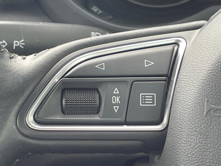 2015 Audi A1 Sportback DBA-8XCHZ (UW-6a190509afa73)[23]