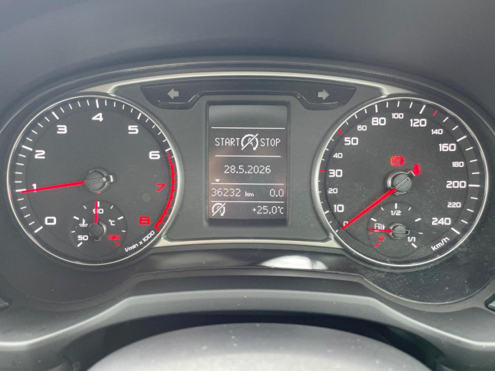 2015 Audi A1 Sportback DBA-8XCHZ (UW-6a190509afa73)[27]