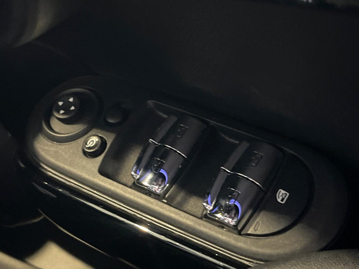 2022 Rover Mini 3DA-XV15MW (UW-6a190512d73fc)[23]