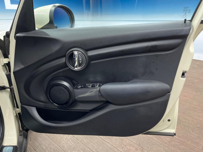 2020 Rover Mini 3BA-XU15MW (UW-6a19051556888)[22]