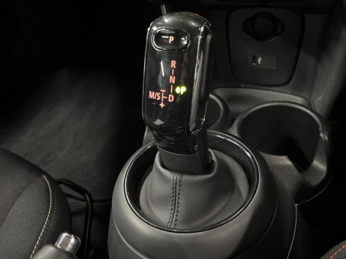 2020 Rover Mini 3BA-XU15MW (UW-6a19051556888)[12]