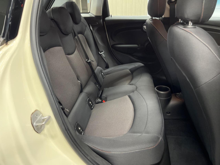2020 Rover Mini 3BA-XU15MW (UW-6a19051556888)[24]