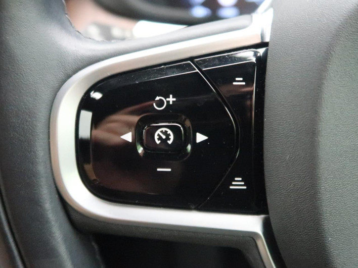 2021 Volvo XC60 5AA-UB420TXCM (UW-6a19051b25214)[28]