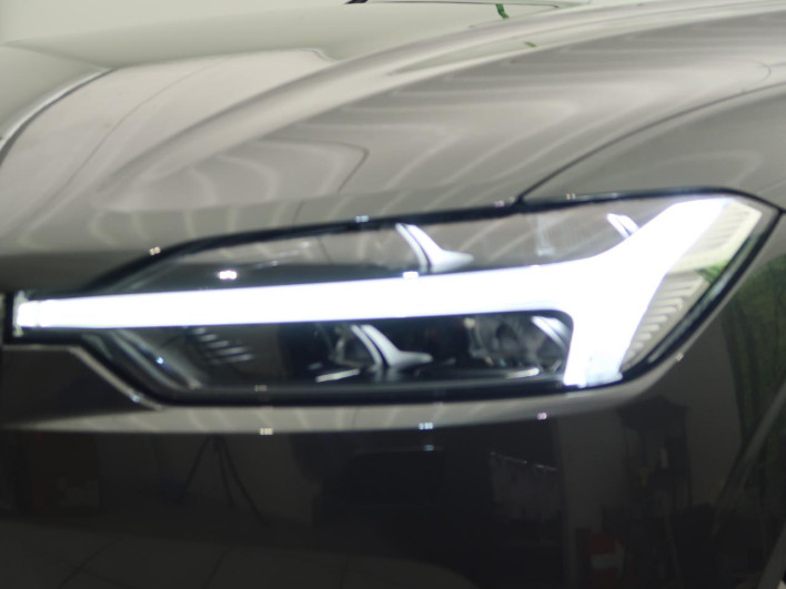 2021 Volvo XC60 5AA-UB420TXCM (UW-6a19051b25214)[11]