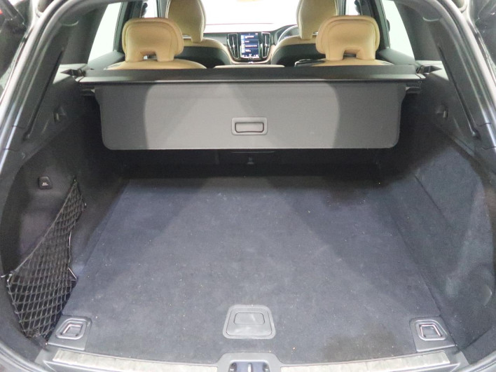 2021 Volvo XC60 5AA-UB420TXCM (UW-6a19051b25214)[13]