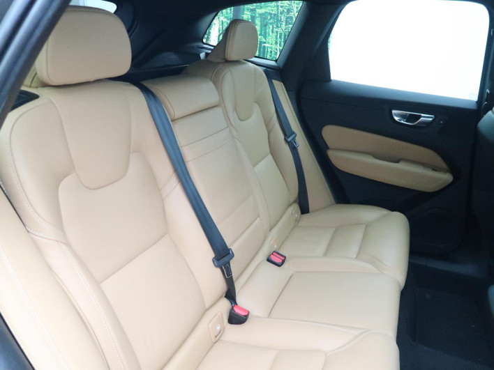 2021 Volvo XC60 5AA-UB420TXCM (UW-6a19051b25214)[15]