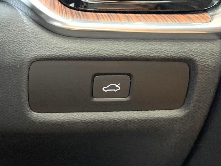 2023 Volvo V60 5AA-ZB420TM (UW-6a19051cb9f02)[19]