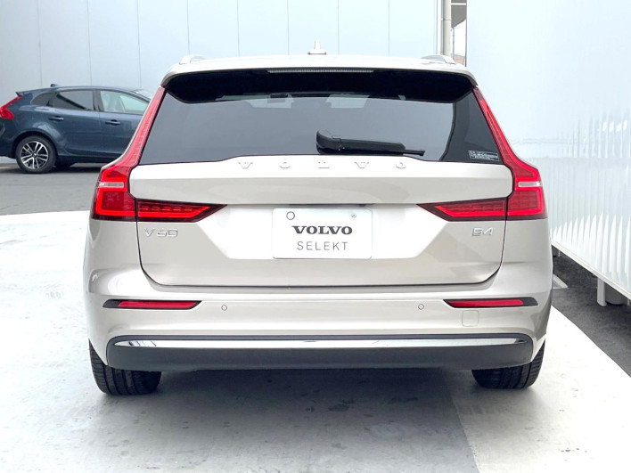 2023 Volvo V60 5AA-ZB420TM (UW-6a19051cb9f02)[7]