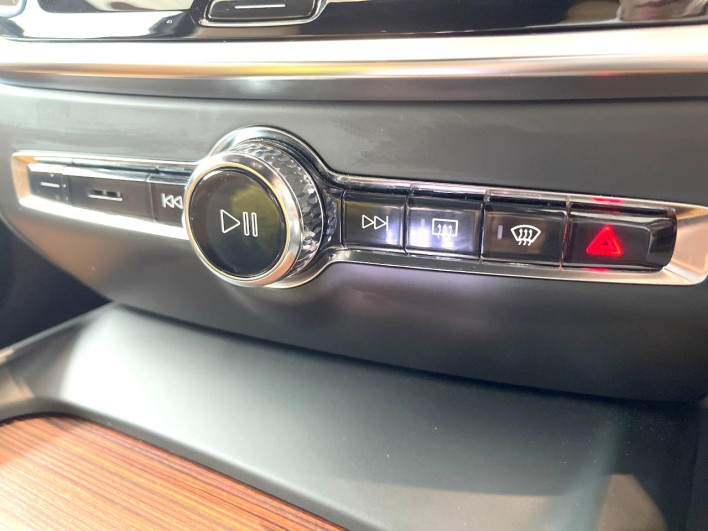 2023 Volvo V60 5AA-ZB420TM (UW-6a19051cb9f02)[20]