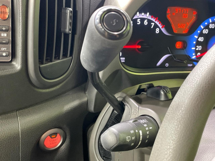 2011 Nissan Cube DBA-Z12 (UW-6a19051dcc944)[20]