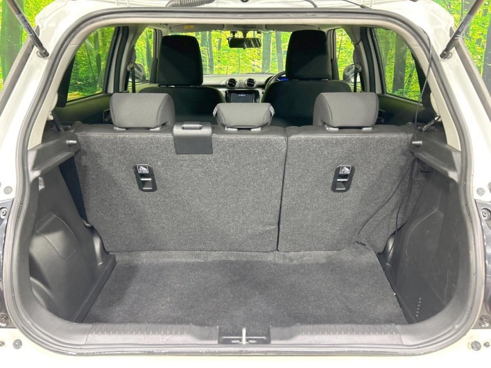 2017 Suzuki Swift DBA-ZC83S (UW-6a1905221a373)[24]