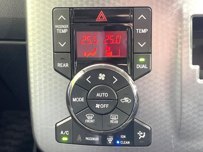 2013 Toyota Voxy DBA-ZRR70W (UW-6a19052862e62)[25]