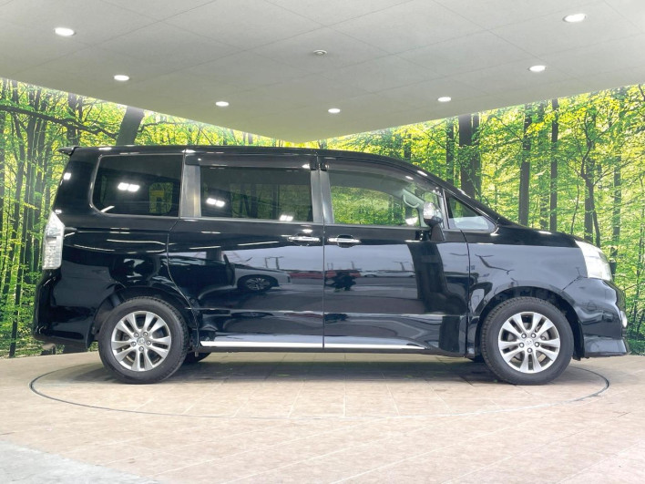 2013 Toyota Voxy DBA-ZRR70W (UW-6a19052862e62)[9]