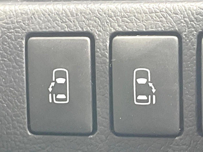 2013 Toyota Voxy DBA-ZRR70W (UW-6a19052862e62)[23]