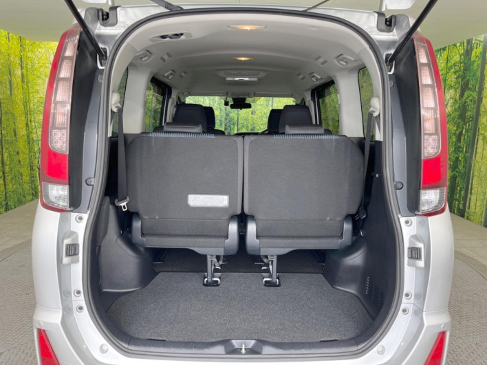 2016 Toyota Noah DBA-ZRR80W (UW-6a190529748ba)[13]
