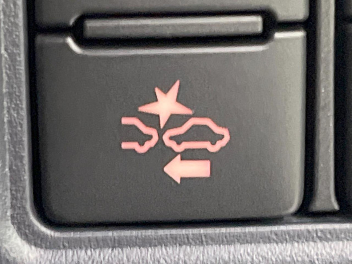 2016 Toyota Noah DBA-ZRR80W (UW-6a190529748ba)[28]