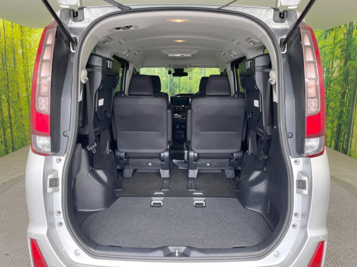 2016 Toyota Noah DBA-ZRR80W (UW-6a190529748ba)[12]