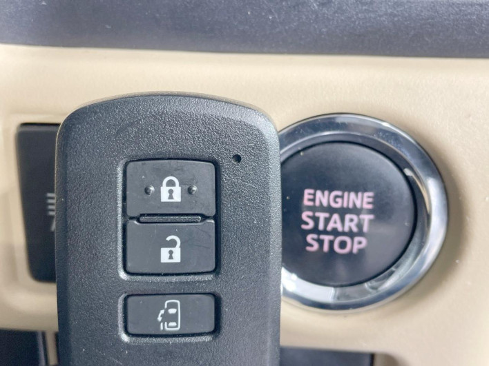 2014 Toyota Noah DBA-ZRR85G (UW-6a1905337839e)[18]