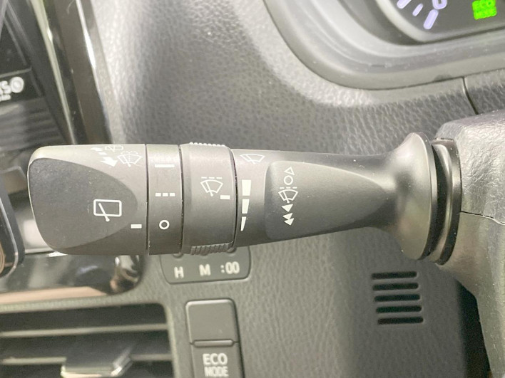 2014 Toyota Noah DBA-ZRR85G (UW-6a1905337839e)[28]