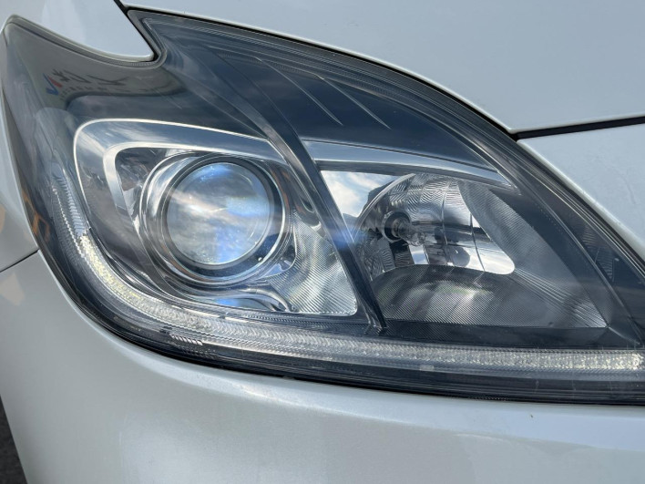 2013 Toyota Prius DAA-ZVW30 (UW-6a19053c5e6f3)[16]