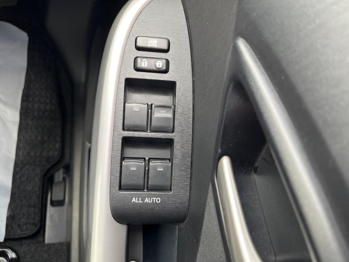 2013 Toyota Prius DAA-ZVW30 (UW-6a19053c5e6f3)[22]