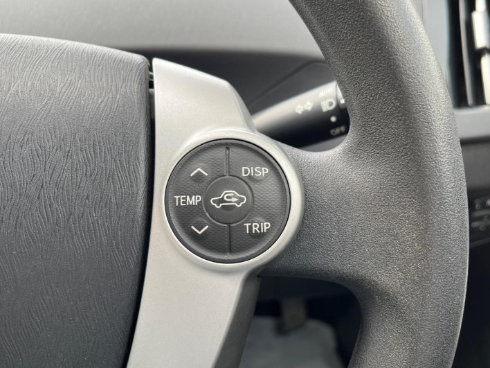 2013 Toyota Prius DAA-ZVW30 (UW-6a19053c5e6f3)[28]
