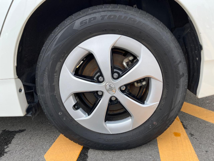 2013 Toyota Prius DAA-ZVW30 (UW-6a19053c5e6f3)[12]