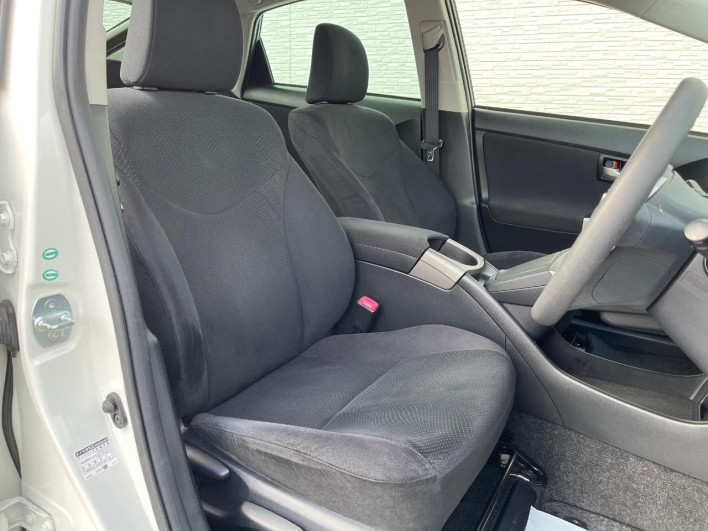 2013 Toyota Prius DAA-ZVW30 (UW-6a19053c5e6f3)[20]