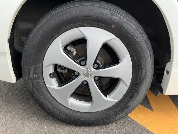 2013 Toyota Prius DAA-ZVW30 (UW-6a19053c5e6f3)[9]