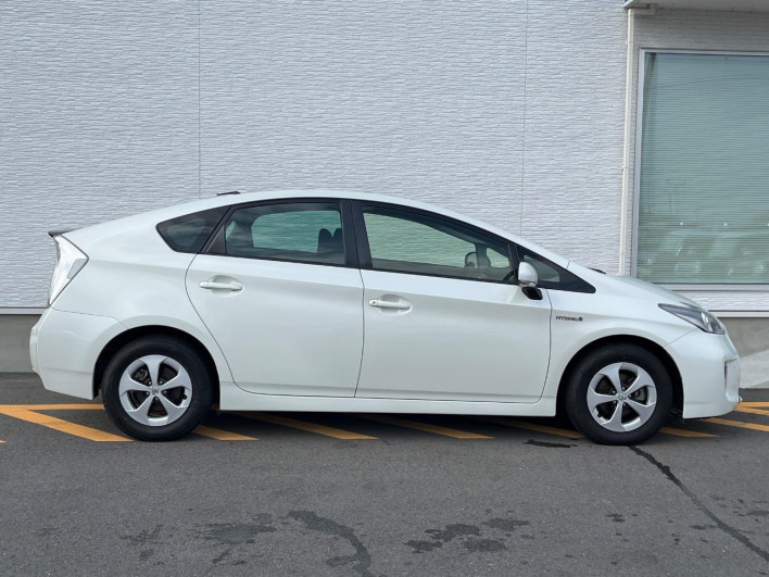 2013 Toyota Prius DAA-ZVW30 (UW-6a19053c5e6f3)[19]