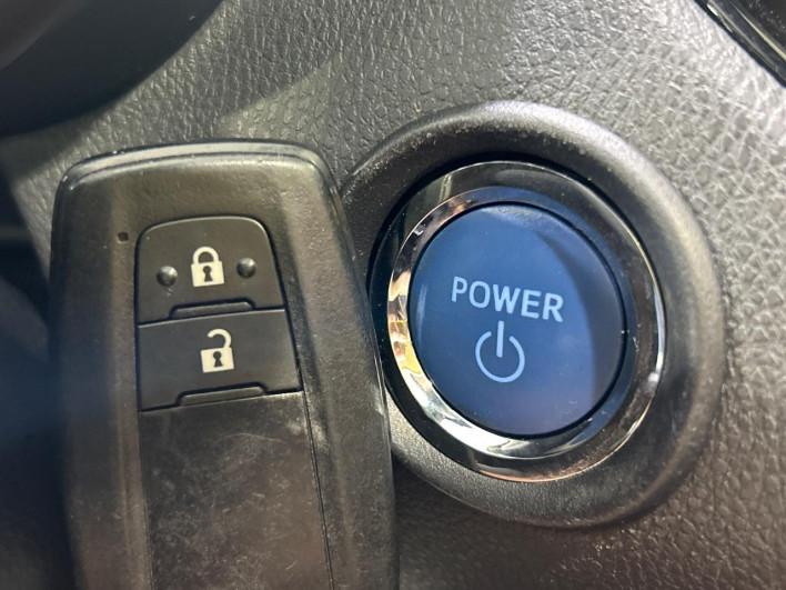 2018 Toyota C-HR DAA-ZYX10 (UW-6a190559e2996)[8]
