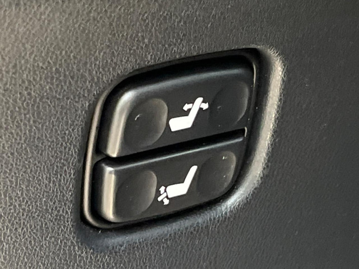 2012 Toyota Vellfire DBA-ANH20W (UW-6a1a542916734)[26]