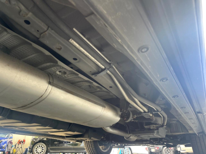 2013 Toyota Vellfire DBA-ANH20W (UW-6a1a542940907)[18]