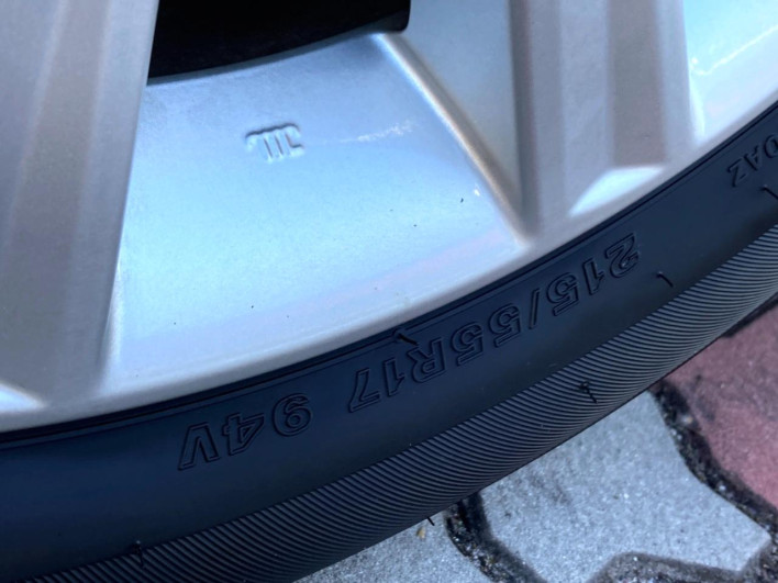 2013 Toyota Camry DAA-AVV50 (UW-6a1a542db8365)[28]