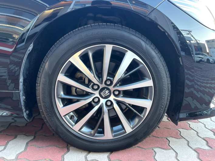2019 Toyota Crown Hybrid 6AA-AZSH20 (UW-6a1a5441dcc9f)[12]
